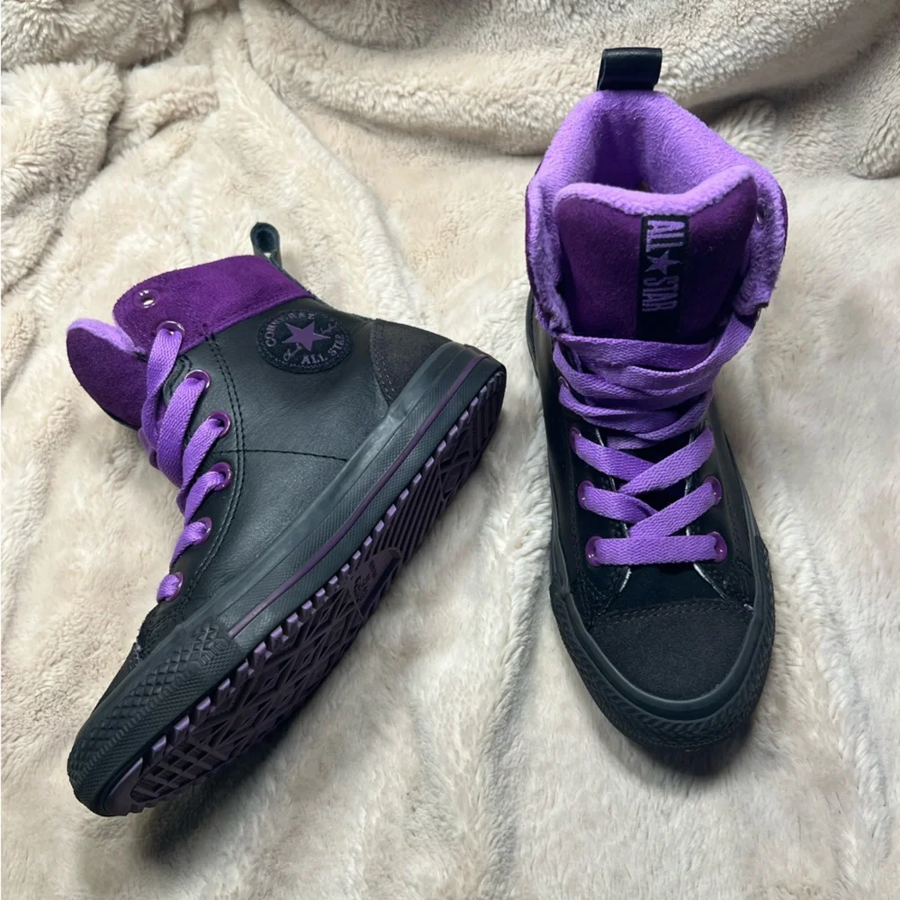 Juniors Converse Size 1 boot shoe - Picture 1 of 7